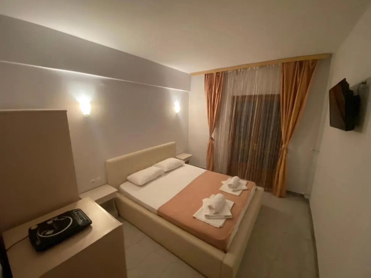 Delfino Hotel Mola Kalyva
